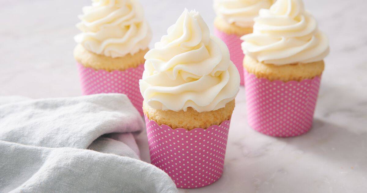 Achieve Rich Vanilla Flavor: Easy Small-Batch Cupcakes, No Butter